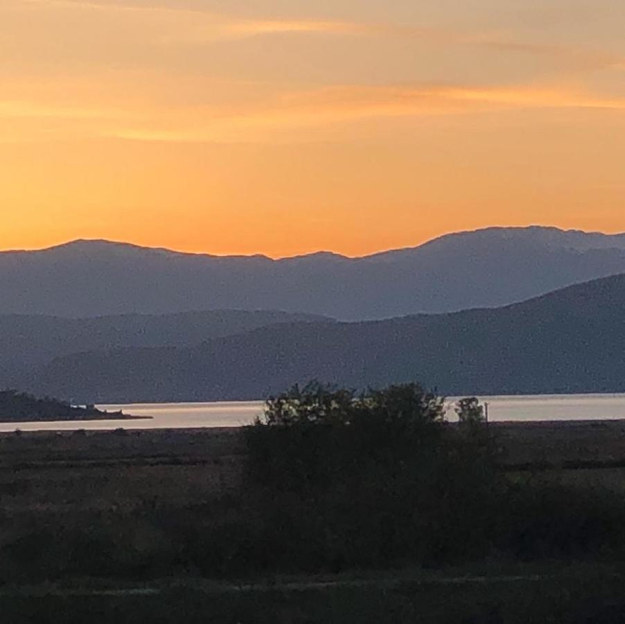 Agios Germanos Hotell Eksteriør bilde